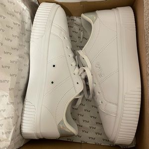 Fila’s Panache Women’s Size 8